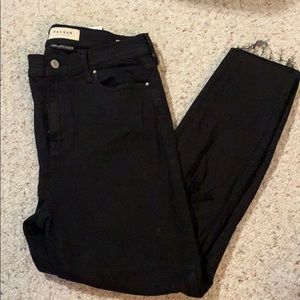 Black Pacsun lightly distressed jeans